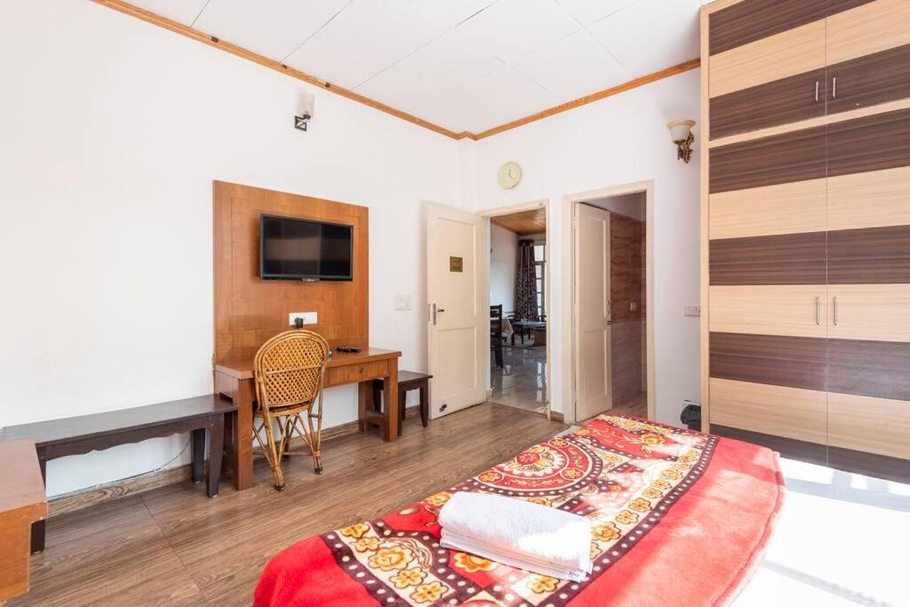 Kasauli Edge Apt With Balcony ภายนอก รูปภาพ