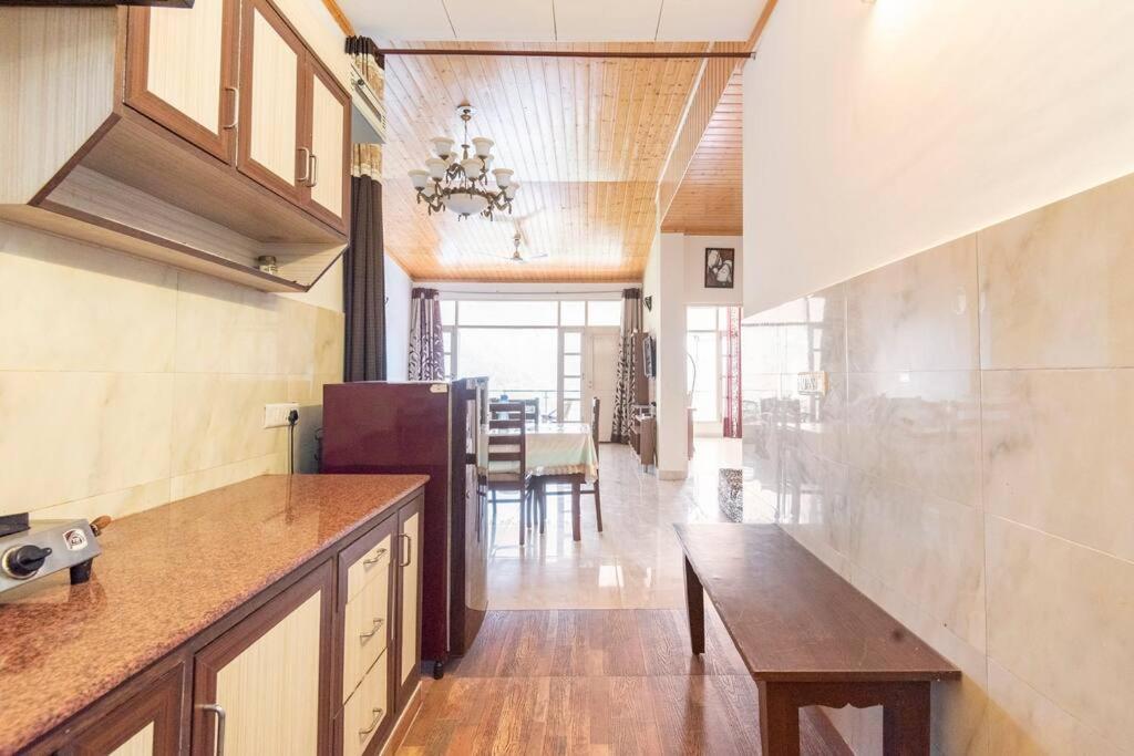 Kasauli Edge Apt With Balcony ภายนอก รูปภาพ