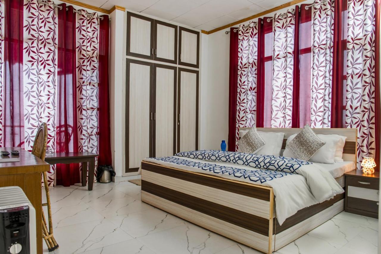 Kasauli Edge Apt With Balcony ภายนอก รูปภาพ