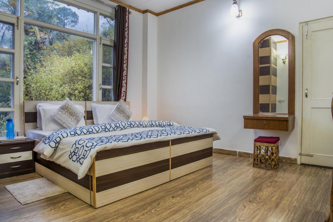 Kasauli Edge Apt With Balcony ภายนอก รูปภาพ