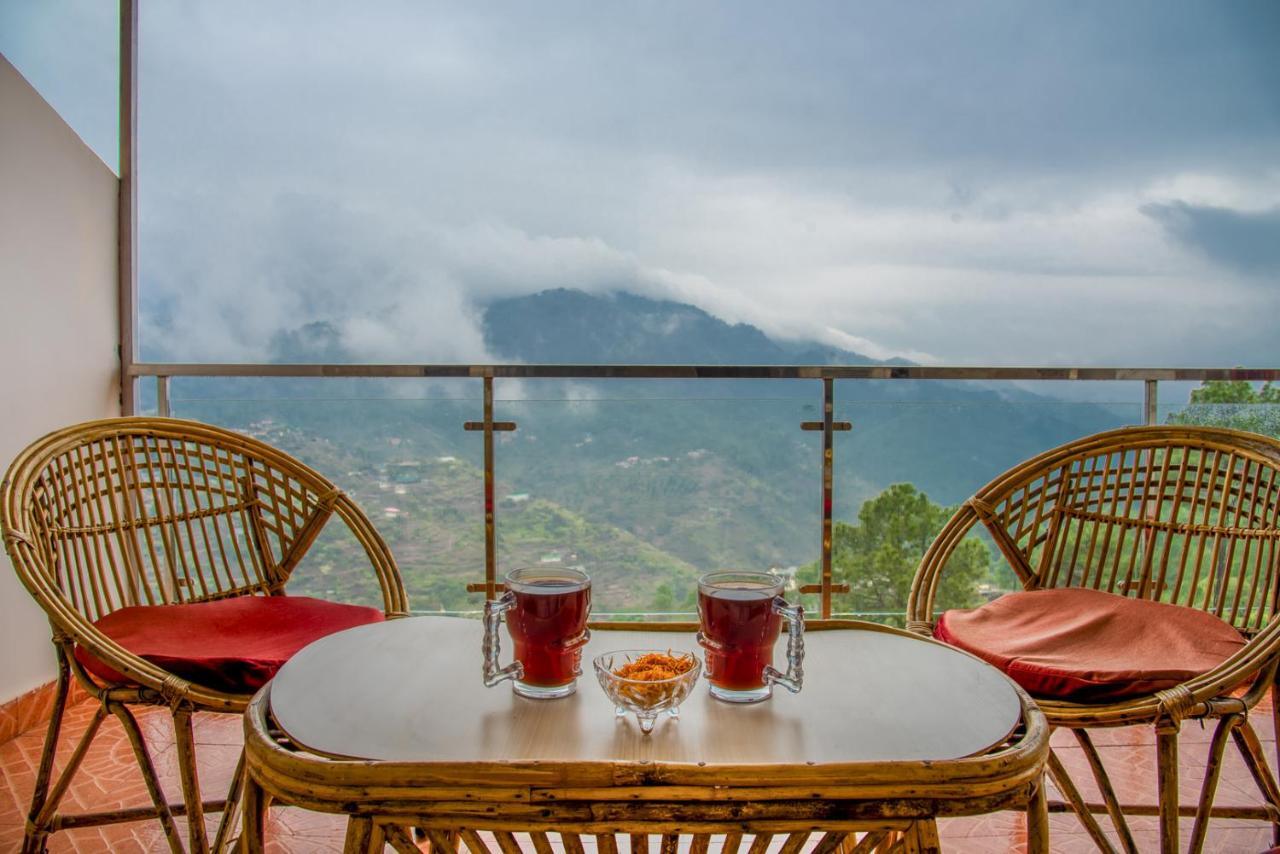 Kasauli Edge Apt With Balcony ภายนอก รูปภาพ